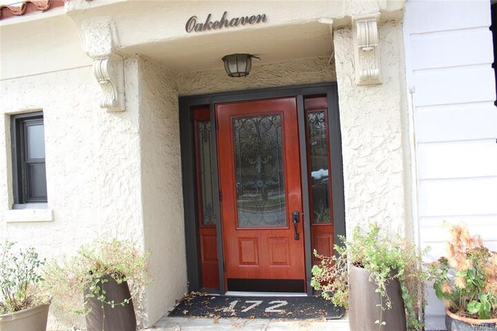 172 Myrtle Boulevard 1B  Larchmont NY 10538 photo