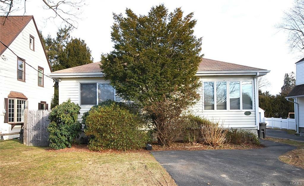 Property Photo:  19 Mohawk Road  NY 10562 