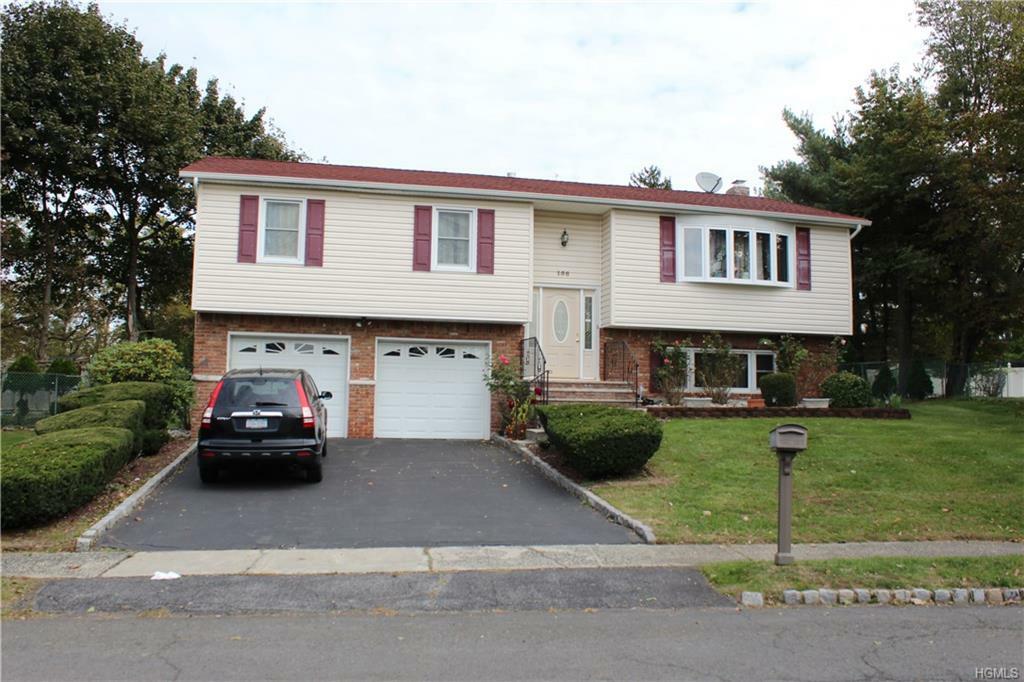 Property Photo:  156 Lake Nanuet Drive  NY 10954 