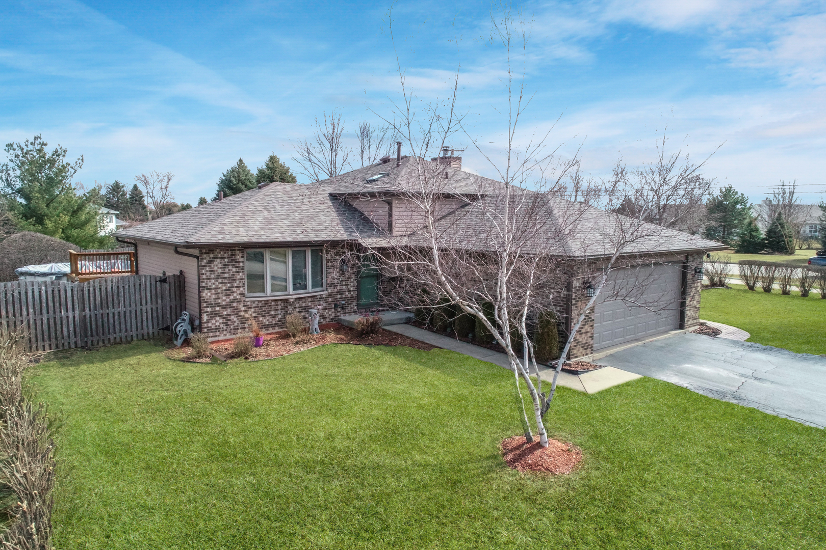 Property Photo:  264 Lynx Lane  IL 60543 