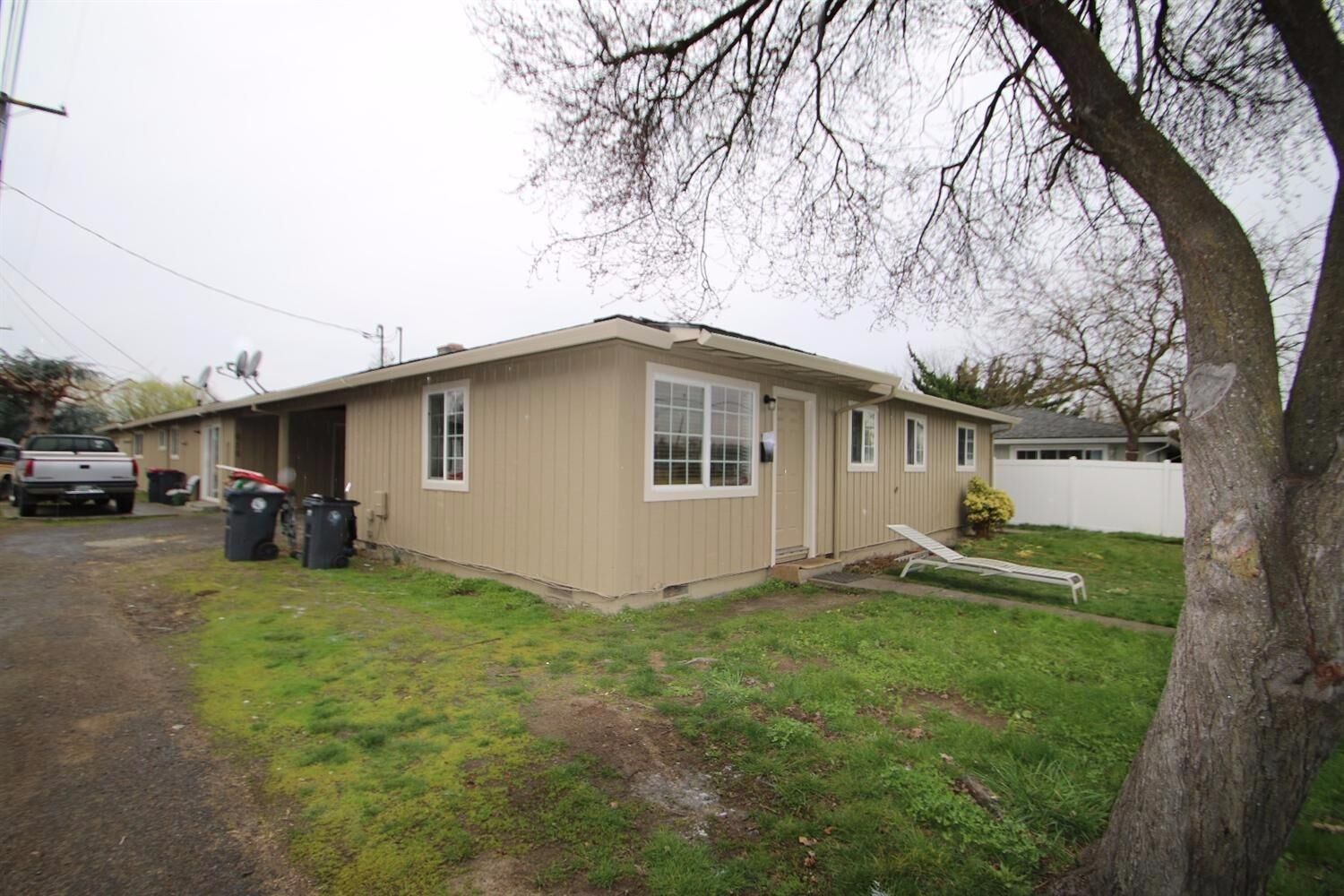 Property Photo: 612 Hamilton Street OR 97501