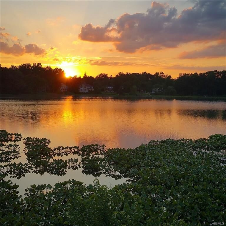 Property Photo:  18 Tuxedo Lane  NY 10920 