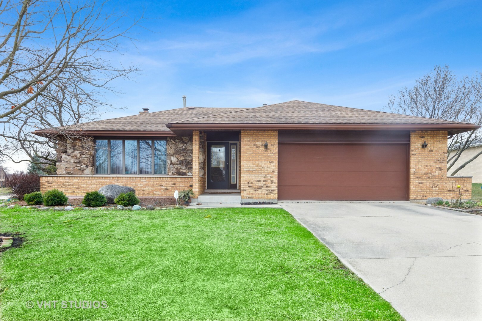 Property Photo:  8306 Tudor Circle  IL 60480 