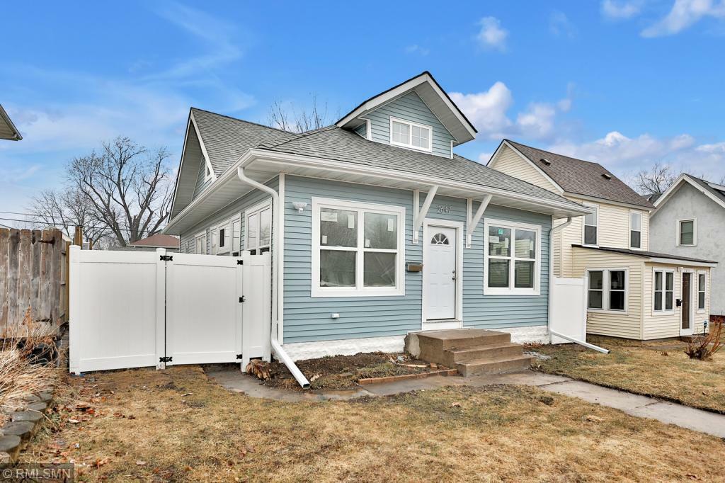 Property Photo:  2647 Newton Avenue N  MN 55411 