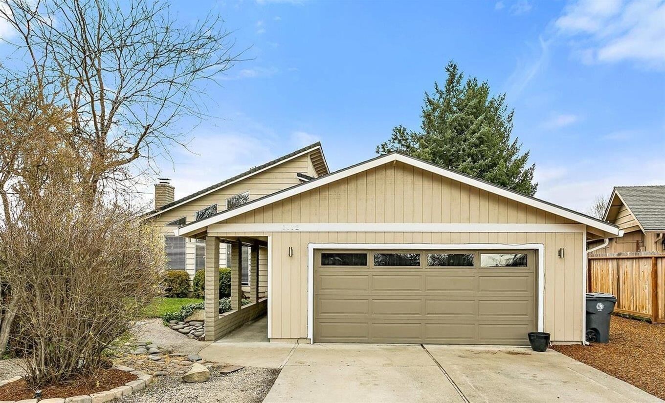 Property Photo:  1112 Tara Circle  OR 97504 