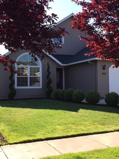 748 Spring Valley Drive  Medford OR 97501 photo