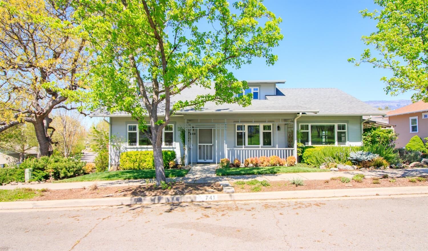 Property Photo: 741 Nepenthe Road OR 97520