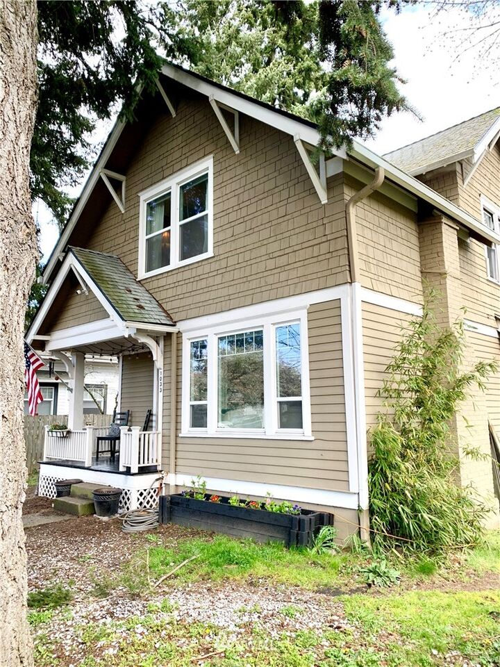 Property Photo: 1033 S Steele Street WA 98405