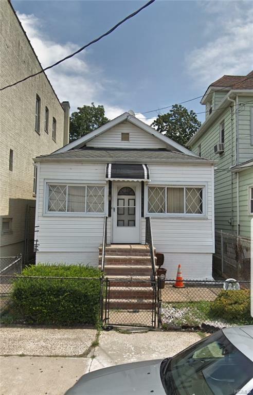 Property Photo:  1514 Paulding Avenue  NY 10461 