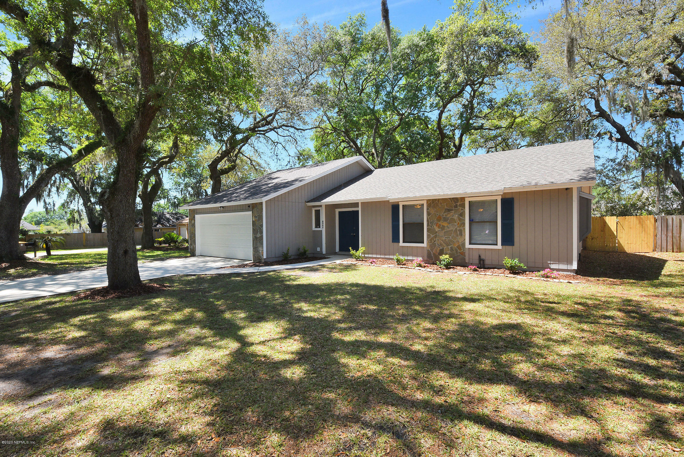 Property Photo:  8542 Cross Timbers Drive W  FL 32244 