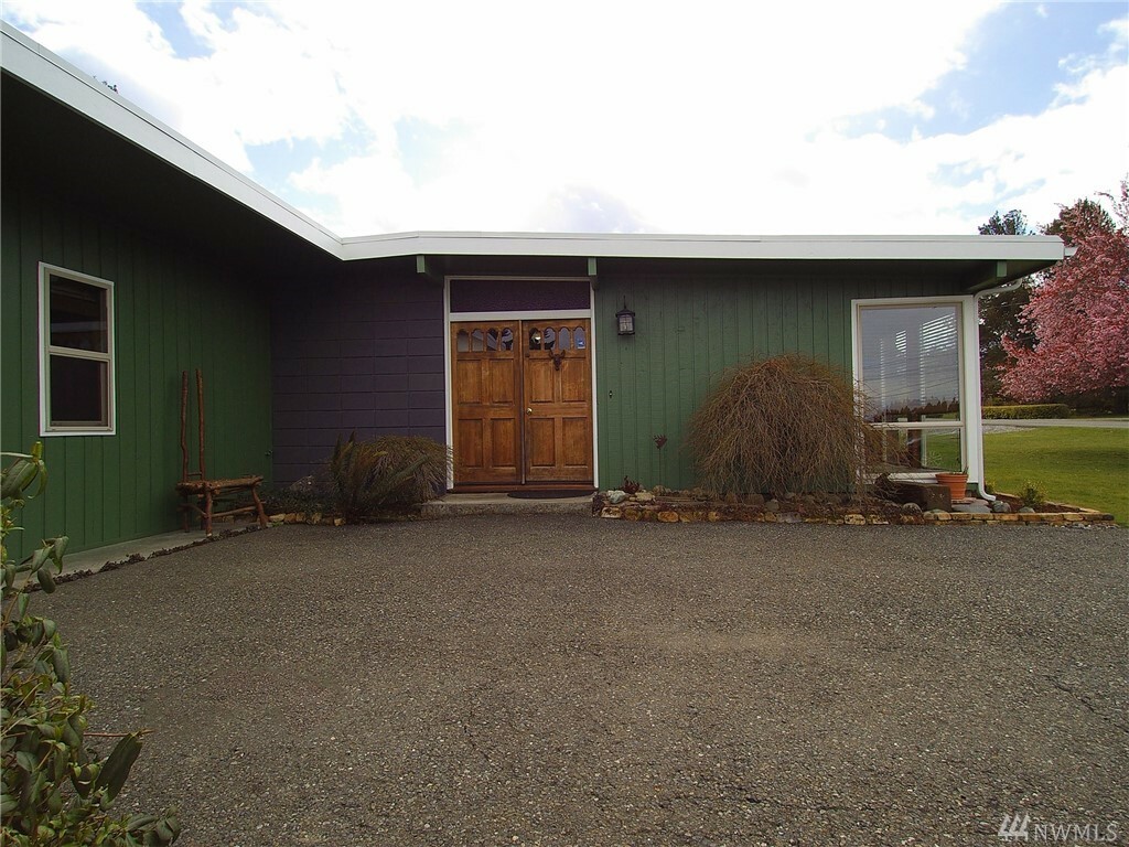 Property Photo: 322 Cedar Park Dr WA 98362