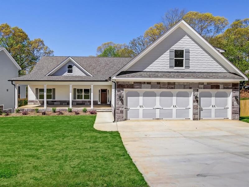 Property Photo:  416 Thunder Road   30518 