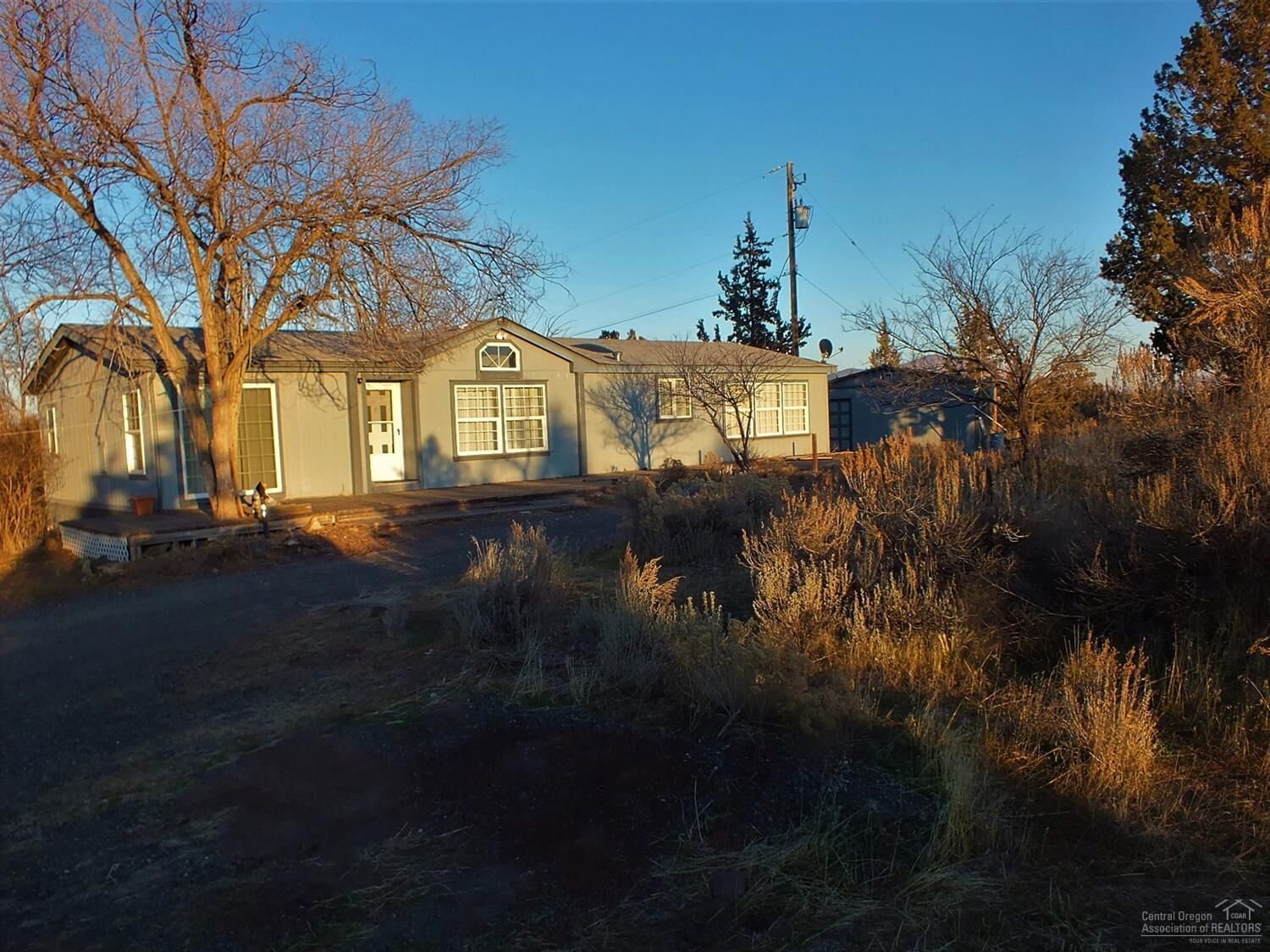Property Photo: 12498 NW Chinook Drive OR 97760