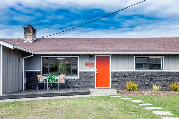 Property Photo: 18923 33rd Ave S WA 98188