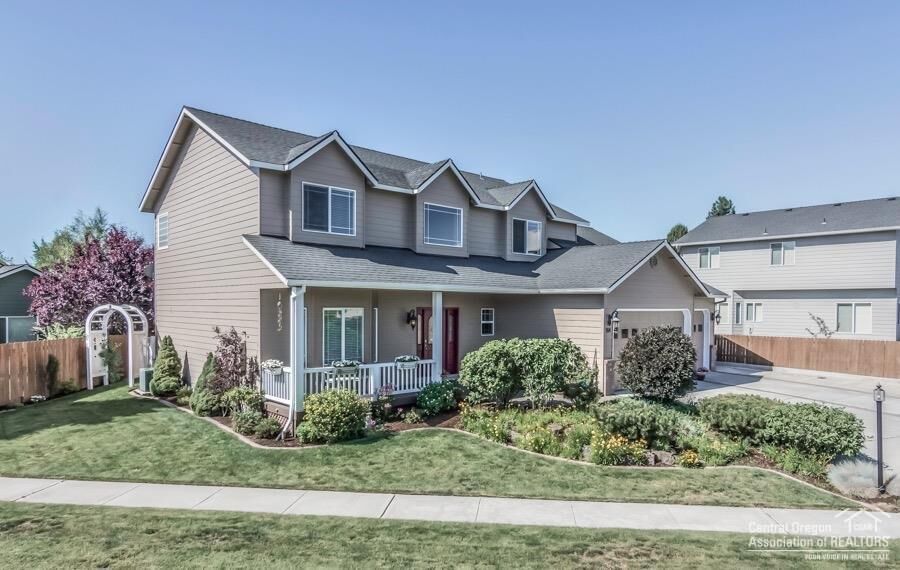 Property Photo: 154 SE Airpark Drive OR 97702