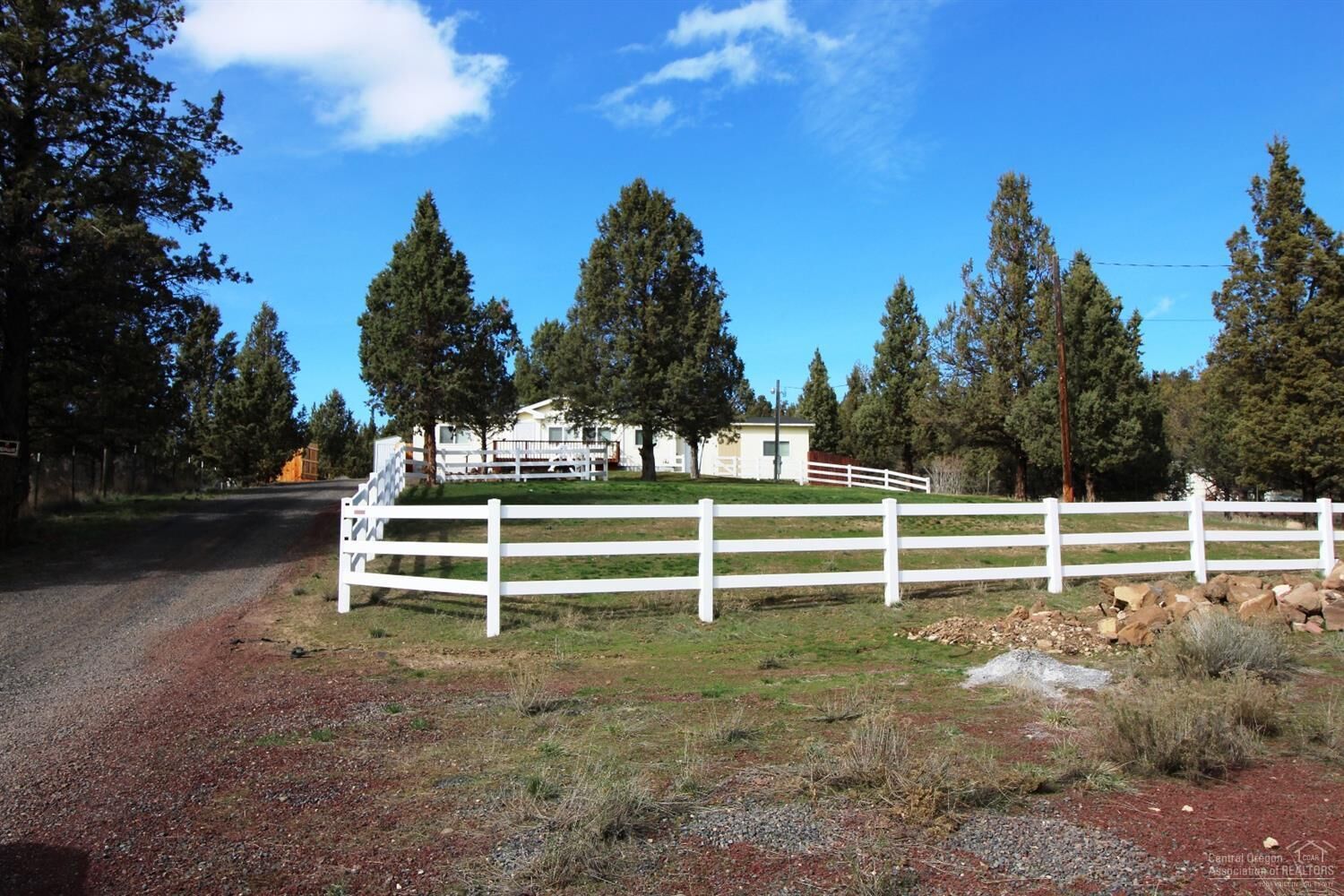 Property Photo: 13710 SW Canyon Drive OR 97760