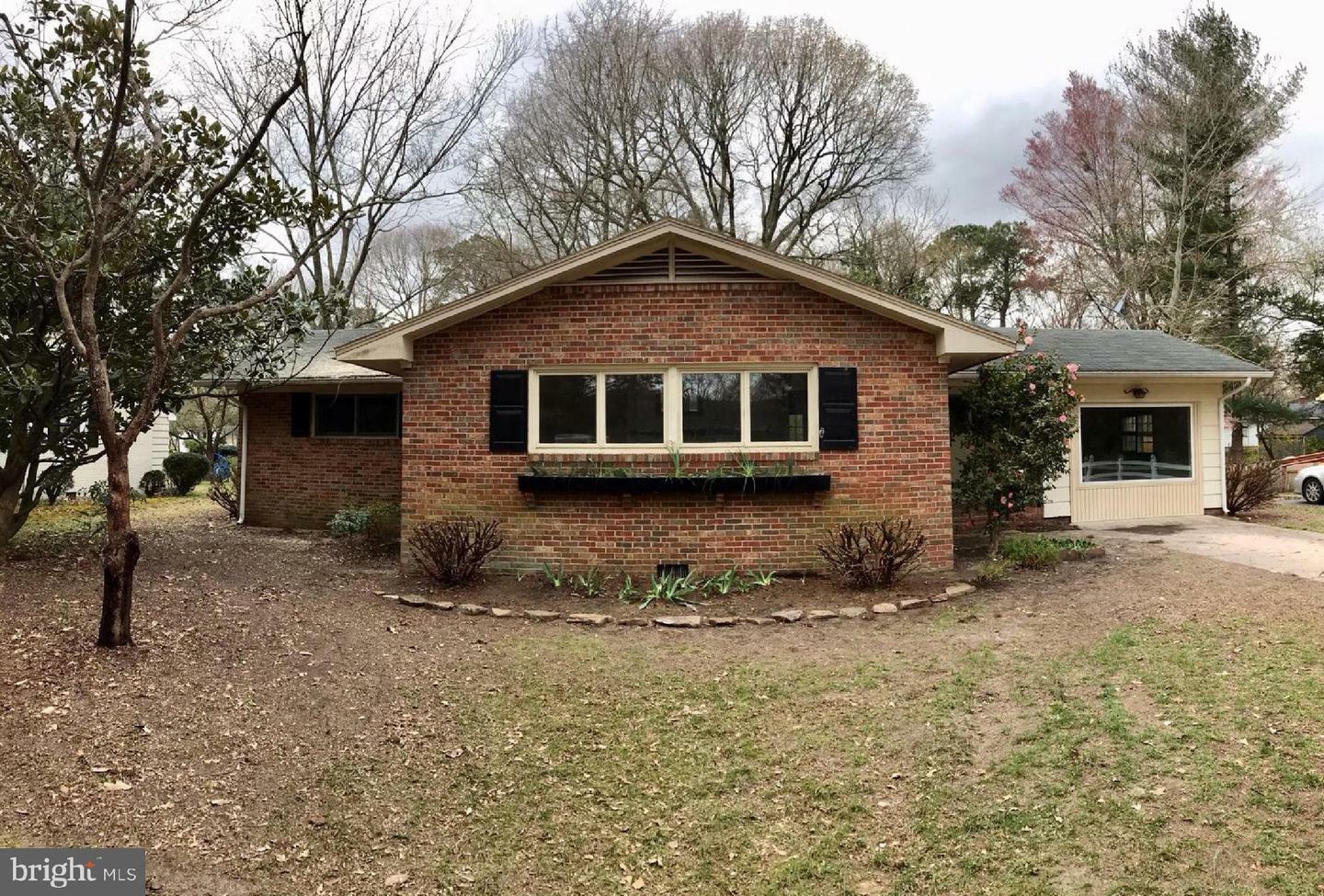 Property Photo: 1204 Frederick Avenue MD 21801