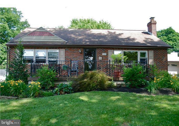 Property Photo:  1093 Lincoln Avenue  PA 19460 