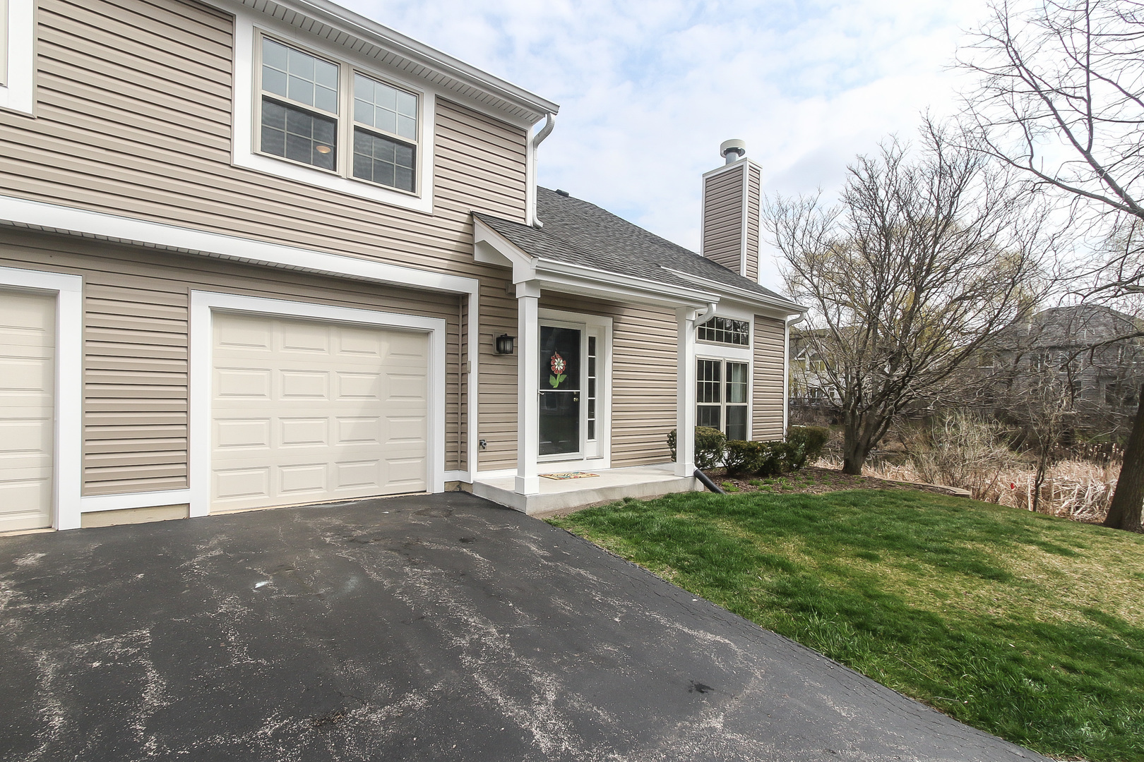 Property Photo: 1273 North Knollwood Drive IL 60067