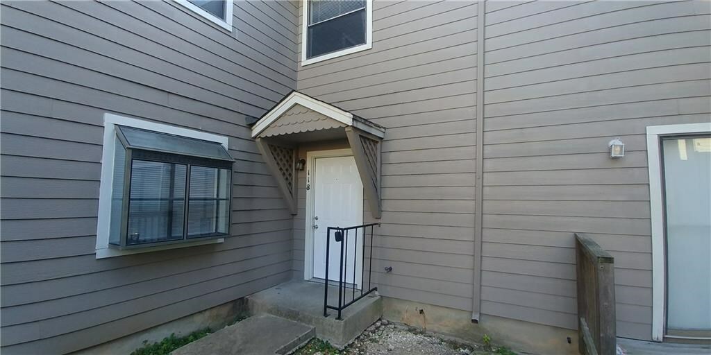 Property Photo: 5616 Emerald Forest Drive 118 TX 78745