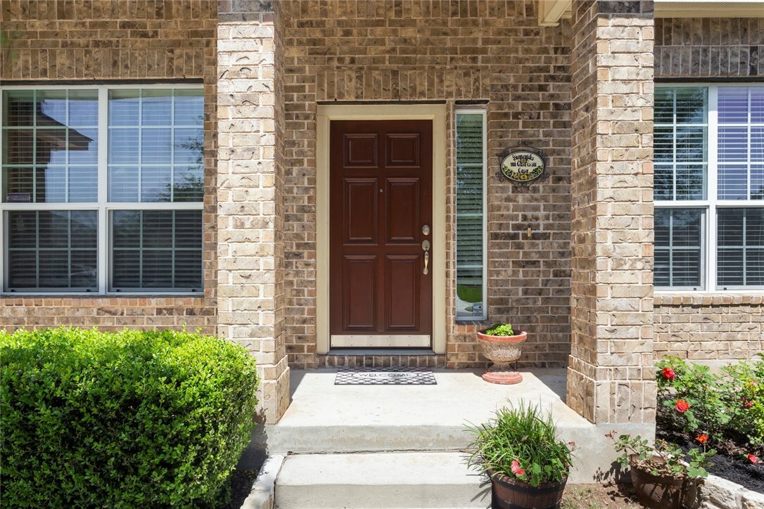 Property Photo:  947 Avery Parkway  TX 78130 