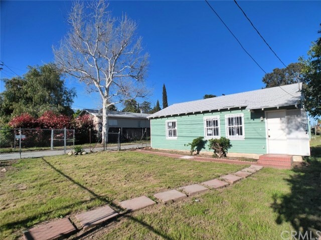 Property Photo:  882 N Alessandro Street  CA 92220 