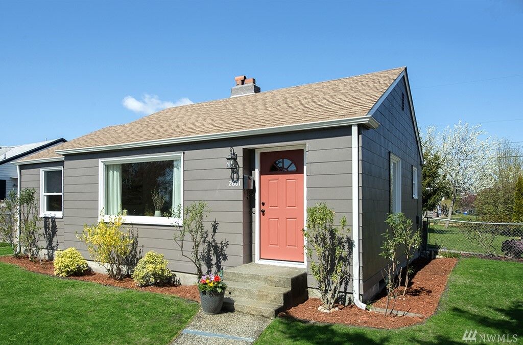Property Photo: 2601 S Melrose Street WA 98405