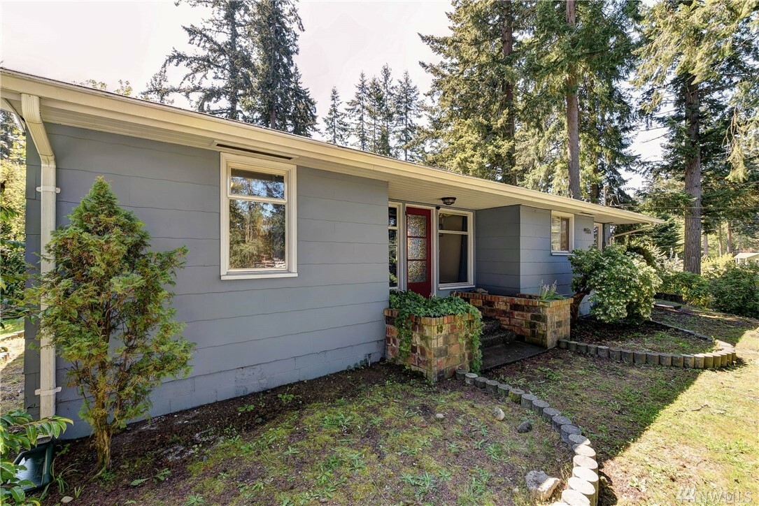 Property Photo:  6112 188th St SW  WA 98037 