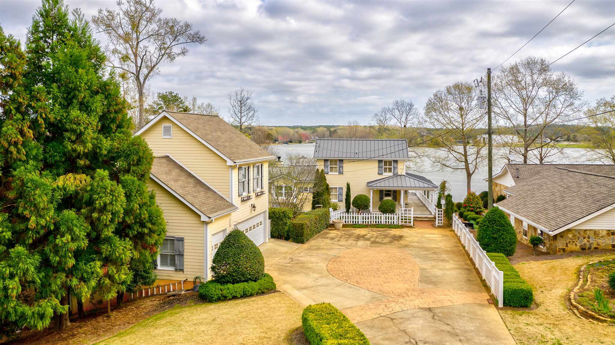Property Photo: 142 Hickory Point Drive GA 30625