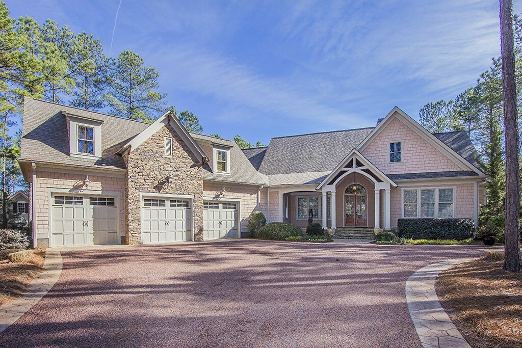 Property Photo: 1051 Armors Ford GA 30642