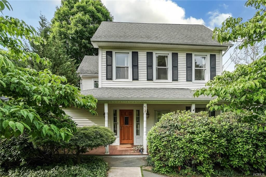 Property Photo:  13 Park Avenue  NY 10930 