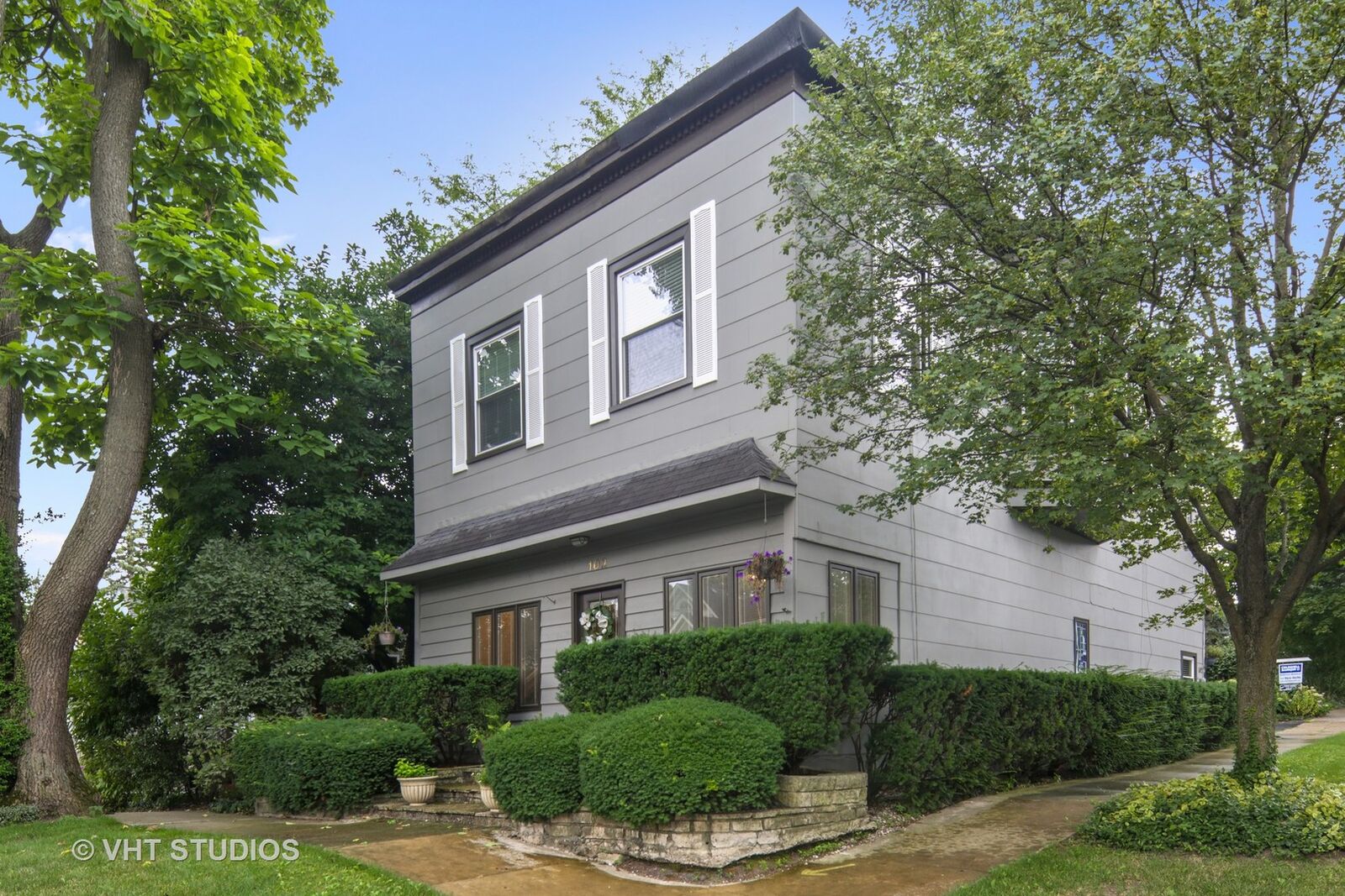 Property Photo: 102 South Quincy Street IL 60521