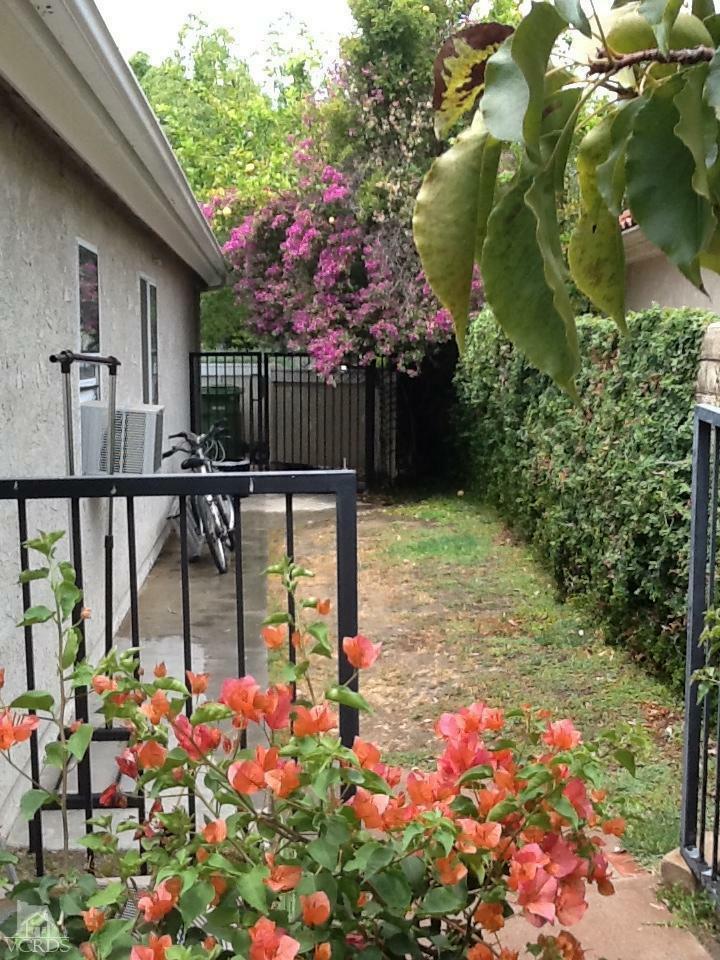 7810 Valley Flores Drive  West Hills CA 91304 photo