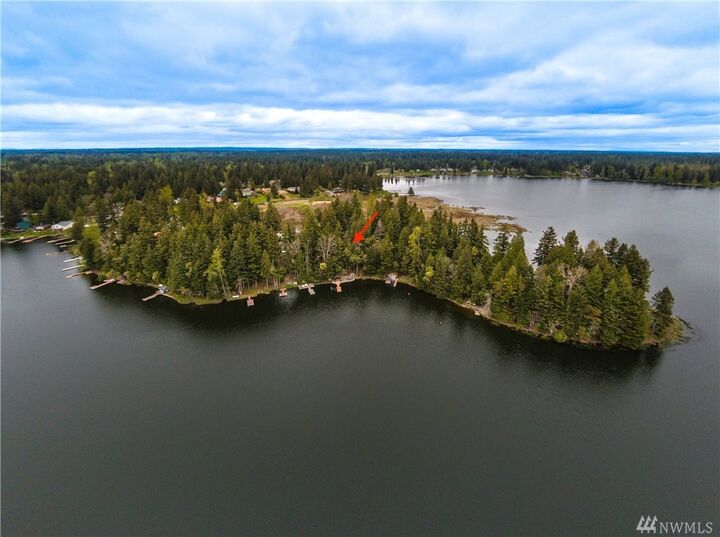 Property Photo: 17237 Lakepoint Drive SE WA 98597