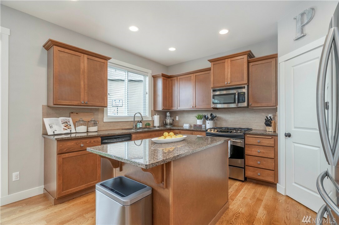 Property Photo: 8011 134th St Ct E WA 98373