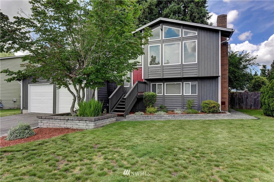 Property Photo:  10420 NE 200th Street  WA 98011 