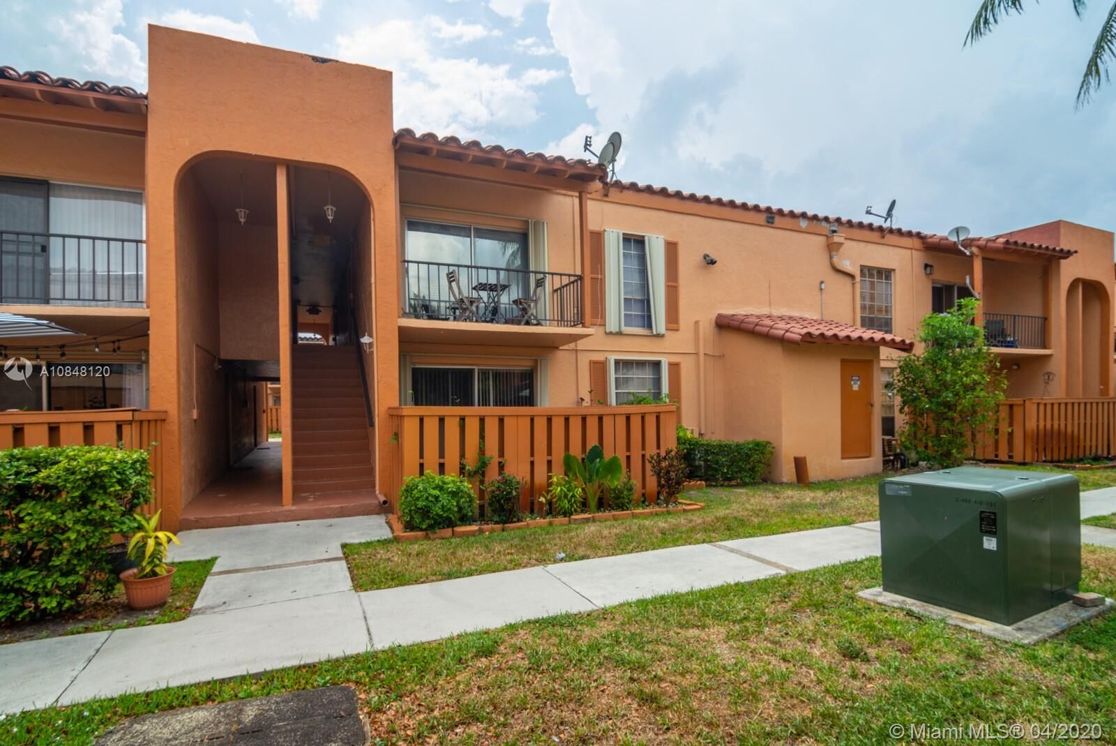 Property Photo:  7160 Fairway Dr J8  FL 33014 