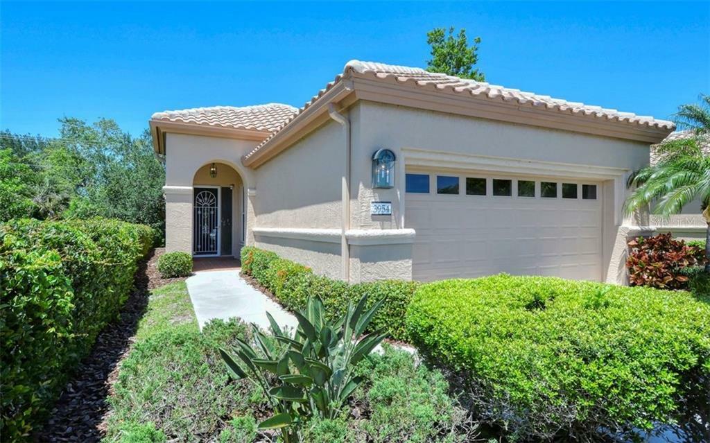 Property Photo: 3954 Alamanda Drive FL 34238