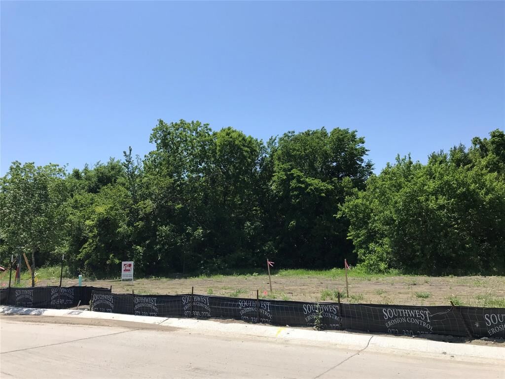 Property Photo: 626 Angela Crescent TX 75087