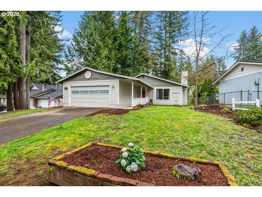 Property Photo:  318 Rollingwood Dr  WA 98626 