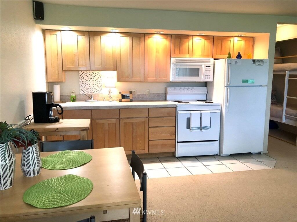 Property Photo:  8903  Crescent Bar Road NW 105  WA 98848 