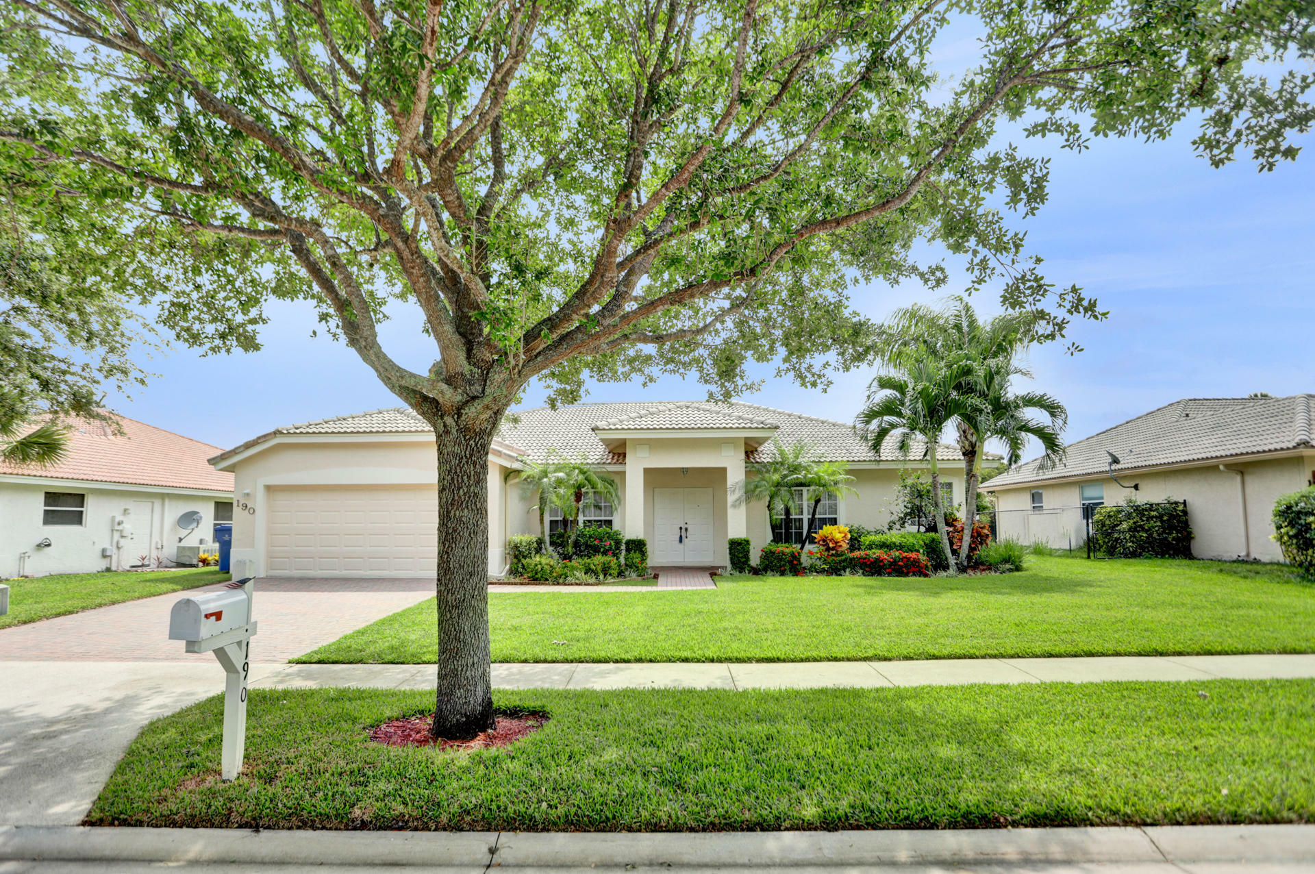 Property Photo:  190 Cypress Trace  FL 33411 