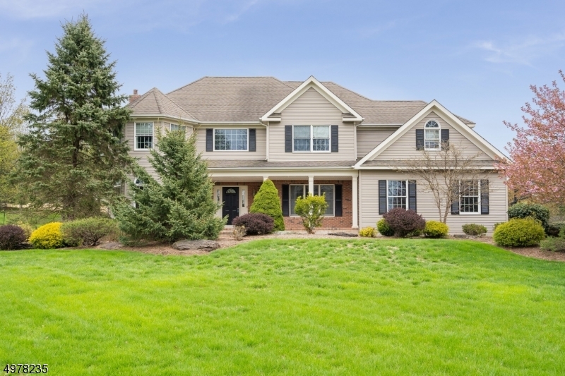 Property Photo:  8 Berkshire Ct  NJ 08833 