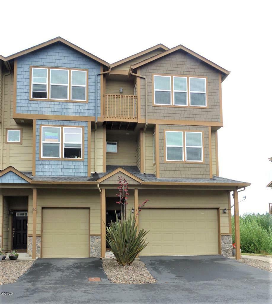Property Photo: 475 SE 35th B-9 OR 97366
