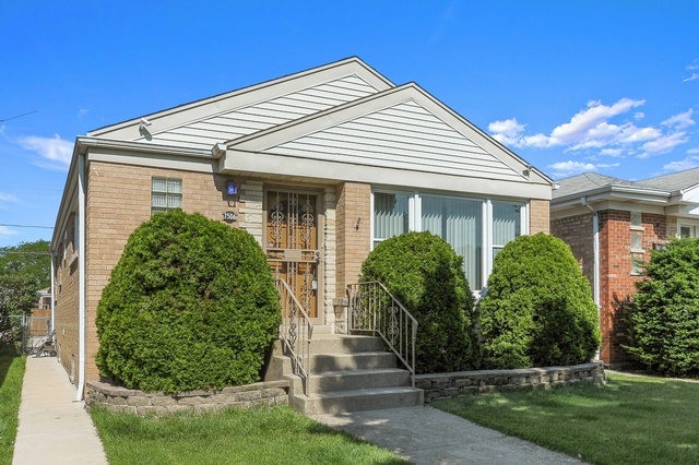 Property Photo:  7506 North Octavia Avenue  IL 60631 