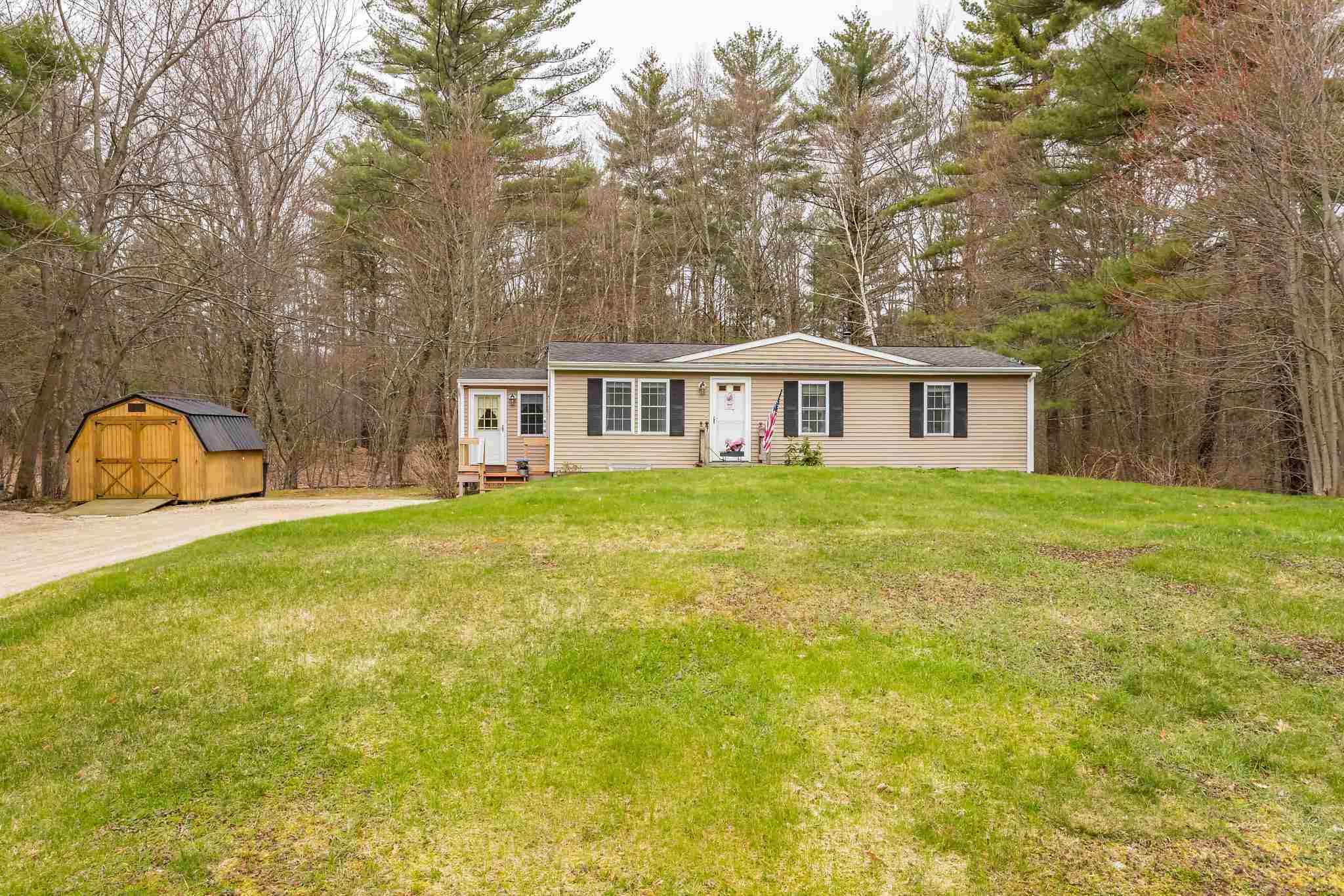 Property Photo:  7 Sandy Lane  NH 03820 