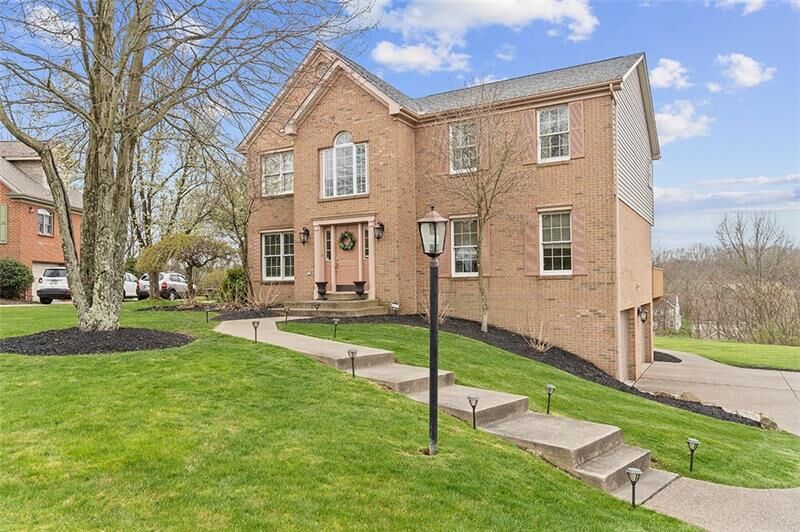 Property Photo:  120 Oakwood Circle  PA 15044 