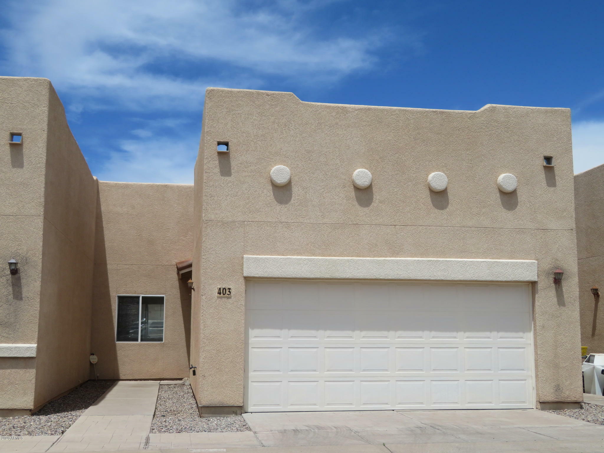 Property Photo: 403 Robin Court AZ 85635