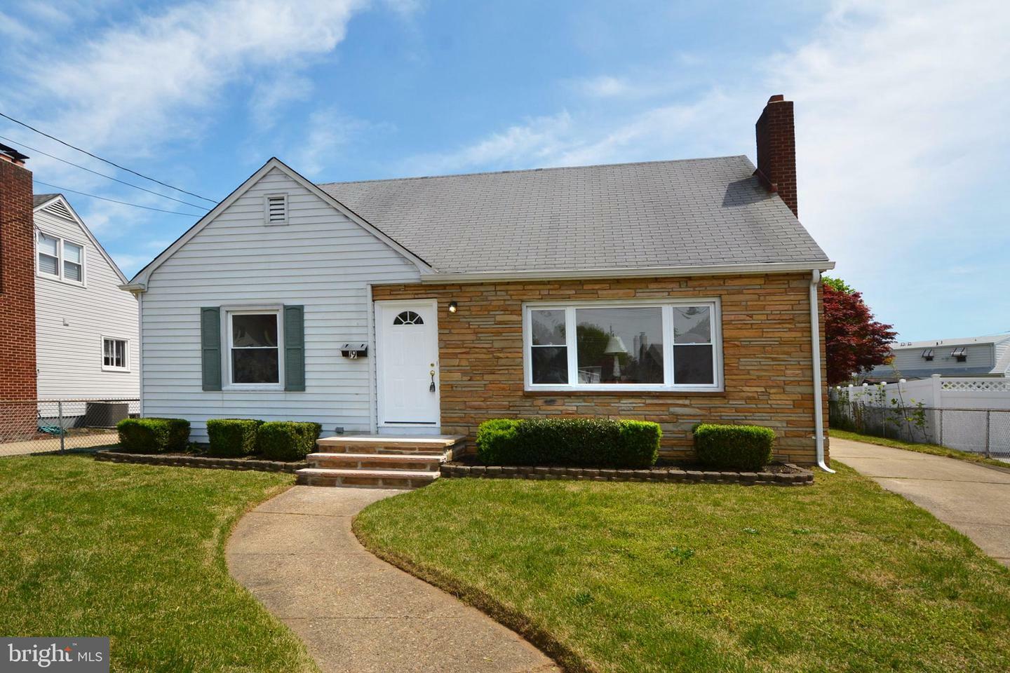 Property Photo:  19 Godfrey Drive  NJ 08610 