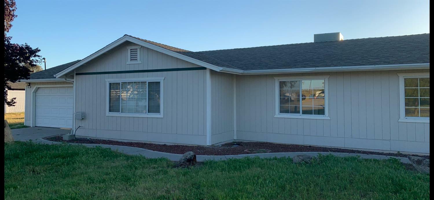 Property Photo:  19854 Claremont Road  CA 93638 